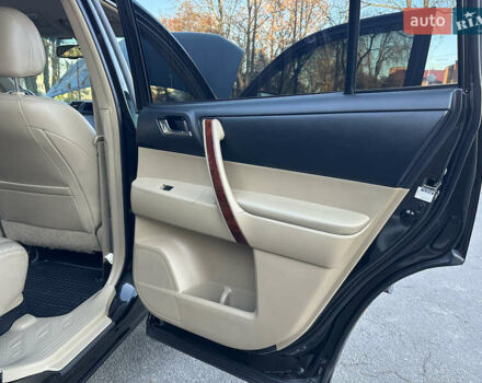 Черный Тойота Хайлендер, объемом двигателя 3.46 л и пробегом 187 тыс. км за 17300 $, фото 44 на Automoto.ua