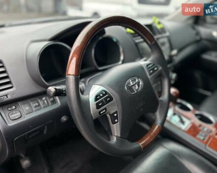 Черный Тойота Хайлендер, объемом двигателя 3.46 л и пробегом 203 тыс. км за 17000 $, фото 35 на Automoto.ua