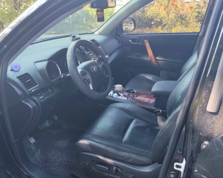 Черный Тойота Хайлендер, объемом двигателя 3.5 л и пробегом 284 тыс. км за 15999 $, фото 7 на Automoto.ua