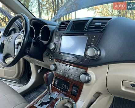Черный Тойота Хайлендер, объемом двигателя 3.46 л и пробегом 187 тыс. км за 17300 $, фото 50 на Automoto.ua