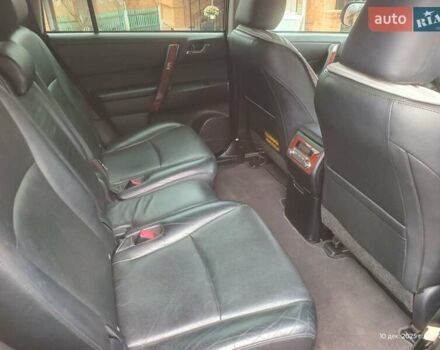 Черный Тойота Хайлендер, объемом двигателя 3.5 л и пробегом 106 тыс. км за 18600 $, фото 7 на Automoto.ua