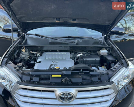 Черный Тойота Хайлендер, объемом двигателя 3.46 л и пробегом 187 тыс. км за 17300 $, фото 51 на Automoto.ua