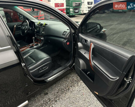 Черный Тойота Хайлендер, объемом двигателя 3.46 л и пробегом 203 тыс. км за 17000 $, фото 29 на Automoto.ua