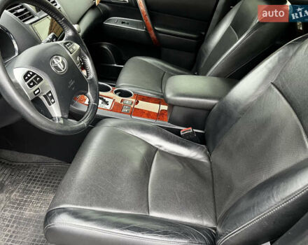 Чорний Тойота Хайлендер, об'ємом двигуна 3.46 л та пробігом 247 тис. км за 16000 $, фото 6 на Automoto.ua
