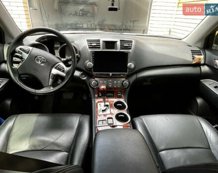 Чорний Тойота Хайлендер, об'ємом двигуна 3.46 л та пробігом 245 тис. км за 15900 $, фото 6 на Automoto.ua