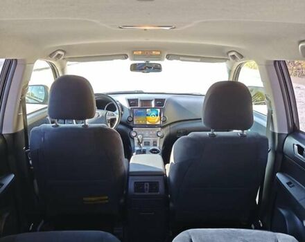 Черный Тойота Хайлендер, объемом двигателя 3.46 л и пробегом 188 тыс. км за 18000 $, фото 16 на Automoto.ua