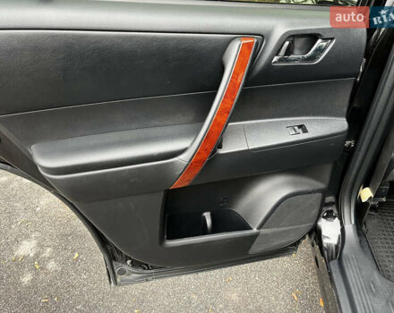 Чорний Тойота Хайлендер, об'ємом двигуна 3.46 л та пробігом 247 тис. км за 16000 $, фото 5 на Automoto.ua