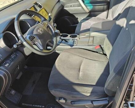 Черный Тойота Хайлендер, объемом двигателя 3.46 л и пробегом 188 тыс. км за 18000 $, фото 27 на Automoto.ua