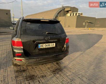 Черный Тойота Хайлендер, объемом двигателя 3.46 л и пробегом 163 тыс. км за 19800 $, фото 3 на Automoto.ua