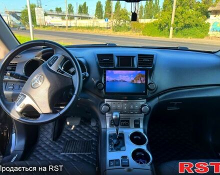 Черный Тойота Хайлендер, объемом двигателя 3.5 л и пробегом 202 тыс. км за 19000 $, фото 3 на Automoto.ua