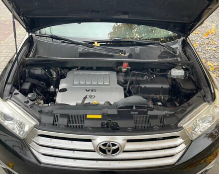 Тойота Хайлендер 2012 в Днепре (Днепропетровске) на Automoto.ua Черный Тойота Хайлендер, объемом двигателя 3.46 л и пробегом 162 тыс. км за 17500 $, фото 10 на Automoto.ua