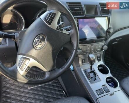 Черный Тойота Хайлендер, объемом двигателя 3.5 л и пробегом 212 тыс. км за 18000 $, фото 2 на Automoto.ua