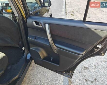 Черный Тойота Хайлендер, объемом двигателя 3.46 л и пробегом 188 тыс. км за 18000 $, фото 23 на Automoto.ua