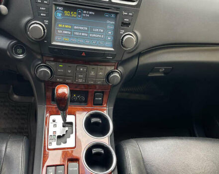 Тойота Хайлендер 2012 в Днепре (Днепропетровске) на Automoto.ua Черный Тойота Хайлендер, объемом двигателя 3.46 л и пробегом 162 тыс. км за 17500 $, фото 23 на Automoto.ua