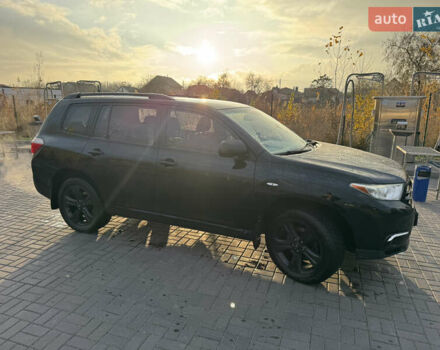 Черный Тойота Хайлендер, объемом двигателя 3.46 л и пробегом 163 тыс. км за 19800 $, фото 2 на Automoto.ua
