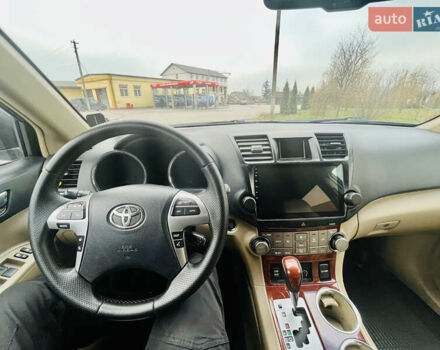 Чорний Тойота Хайлендер, об'ємом двигуна 3.5 л та пробігом 230 тис. км за 18000 $, фото 23 на Automoto.ua