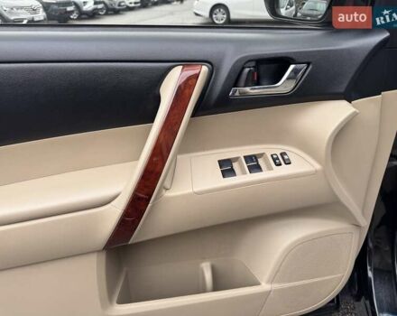 Черный Тойота Хайлендер, объемом двигателя 3.46 л и пробегом 214 тыс. км за 19200 $, фото 9 на Automoto.ua