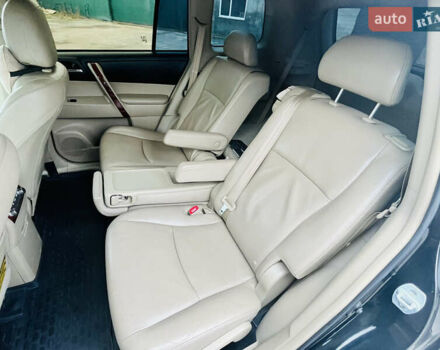 Чорний Тойота Хайлендер, об'ємом двигуна 3.5 л та пробігом 230 тис. км за 18000 $, фото 13 на Automoto.ua