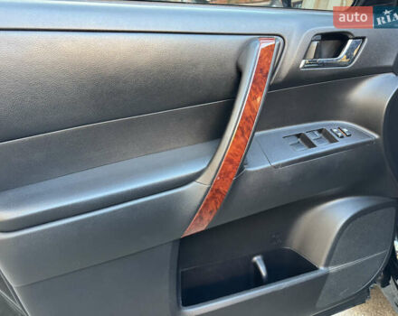 Чорний Тойота Хайлендер, об'ємом двигуна 3.46 л та пробігом 308 тис. км за 17800 $, фото 13 на Automoto.ua