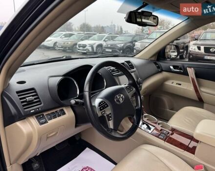 Черный Тойота Хайлендер, объемом двигателя 3.46 л и пробегом 214 тыс. км за 19200 $, фото 11 на Automoto.ua