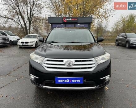 Черный Тойота Хайлендер, объемом двигателя 3.46 л и пробегом 214 тыс. км за 19200 $, фото 1 на Automoto.ua