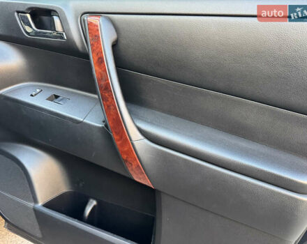 Чорний Тойота Хайлендер, об'ємом двигуна 3.46 л та пробігом 308 тис. км за 17800 $, фото 22 на Automoto.ua