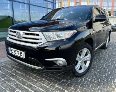 Черный Тойота Хайлендер, объемом двигателя 3.5 л и пробегом 214 тыс. км за 17999 $, фото 1 на Automoto.ua