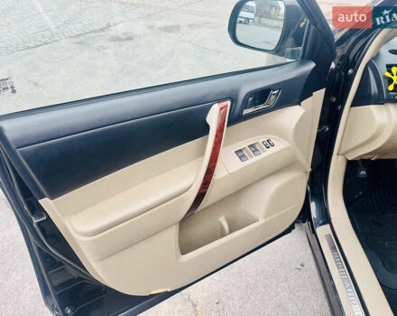 Чорний Тойота Хайлендер, об'ємом двигуна 3.5 л та пробігом 230 тис. км за 18000 $, фото 7 на Automoto.ua