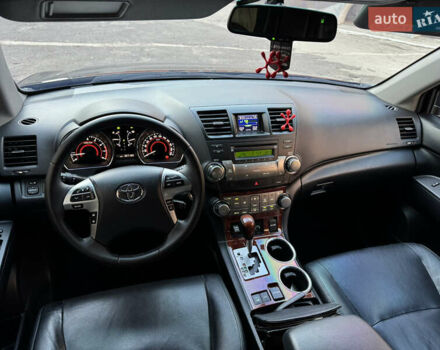 Черный Тойота Хайлендер, объемом двигателя 3.46 л и пробегом 308 тыс. км за 16400 $, фото 23 на Automoto.ua