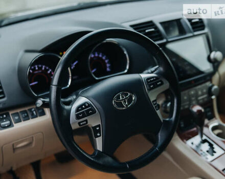 Чорний Тойота Хайлендер, об'ємом двигуна 3.46 л та пробігом 207 тис. км за 21900 $, фото 15 на Automoto.ua