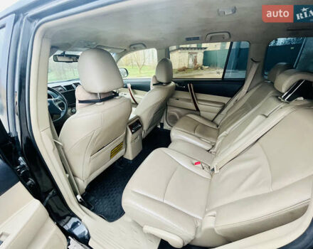 Чорний Тойота Хайлендер, об'ємом двигуна 3.5 л та пробігом 230 тис. км за 18000 $, фото 9 на Automoto.ua