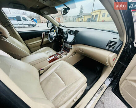 Чорний Тойота Хайлендер, об'ємом двигуна 3.5 л та пробігом 230 тис. км за 18000 $, фото 19 на Automoto.ua