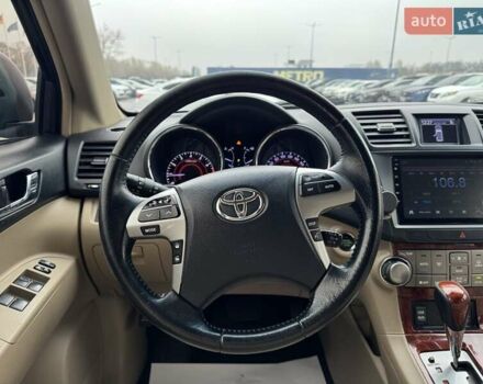 Черный Тойота Хайлендер, объемом двигателя 3.46 л и пробегом 214 тыс. км за 19200 $, фото 15 на Automoto.ua