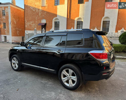 Черный Тойота Хайлендер, объемом двигателя 3.46 л и пробегом 308 тыс. км за 16400 $, фото 3 на Automoto.ua