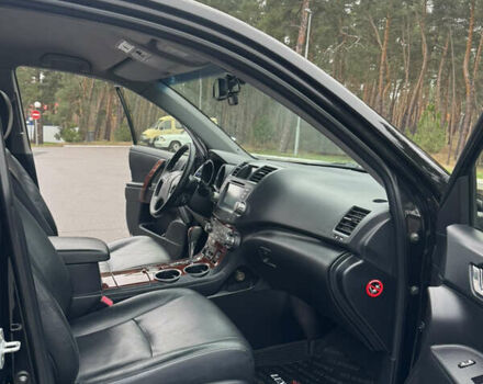 Чорний Тойота Хайлендер, об'ємом двигуна 3.46 л та пробігом 165 тис. км за 15555 $, фото 99 на Automoto.ua