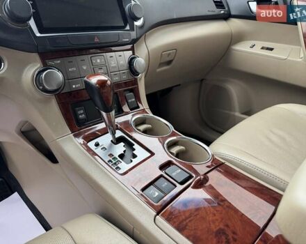 Черный Тойота Хайлендер, объемом двигателя 3.46 л и пробегом 214 тыс. км за 19200 $, фото 12 на Automoto.ua