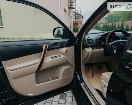Чорний Тойота Хайлендер, об'ємом двигуна 3.46 л та пробігом 207 тис. км за 21900 $, фото 8 на Automoto.ua