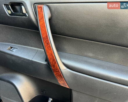 Чорний Тойота Хайлендер, об'ємом двигуна 3.46 л та пробігом 308 тис. км за 17800 $, фото 21 на Automoto.ua