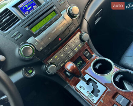 Черный Тойота Хайлендер, объемом двигателя 3.46 л и пробегом 308 тыс. км за 16400 $, фото 26 на Automoto.ua