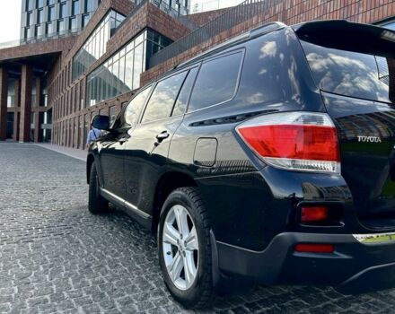 Черный Тойота Хайлендер, объемом двигателя 3.5 л и пробегом 214 тыс. км за 17999 $, фото 3 на Automoto.ua