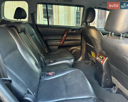 Черный Тойота Хайлендер, объемом двигателя 3.46 л и пробегом 308 тыс. км за 16400 $, фото 18 на Automoto.ua