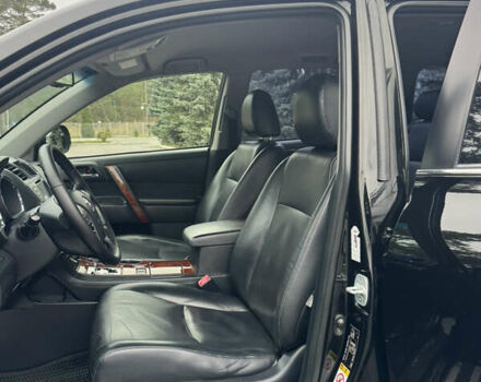 Чорний Тойота Хайлендер, об'ємом двигуна 3.46 л та пробігом 165 тис. км за 15555 $, фото 23 на Automoto.ua