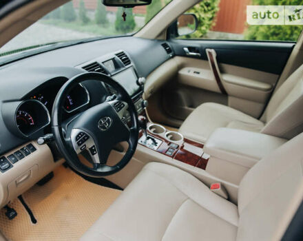 Чорний Тойота Хайлендер, об'ємом двигуна 3.46 л та пробігом 207 тис. км за 21900 $, фото 9 на Automoto.ua