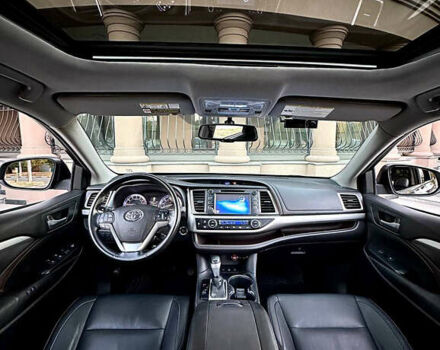 Черный Тойота Хайлендер, объемом двигателя 3.46 л и пробегом 108 тыс. км за 22300 $, фото 12 на Automoto.ua