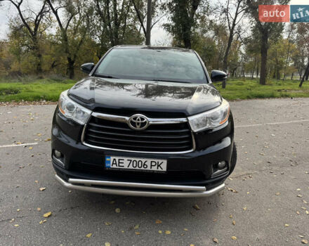 Черный Тойота Хайлендер, объемом двигателя 2.67 л и пробегом 208 тыс. км за 22500 $, фото 3 на Automoto.ua
