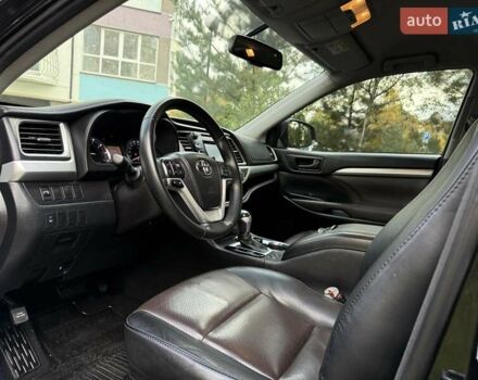 Чорний Тойота Хайлендер, об'ємом двигуна 2.67 л та пробігом 280 тис. км за 18999 $, фото 22 на Automoto.ua