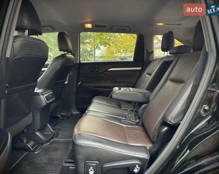 Чорний Тойота Хайлендер, об'ємом двигуна 2.67 л та пробігом 280 тис. км за 18999 $, фото 36 на Automoto.ua
