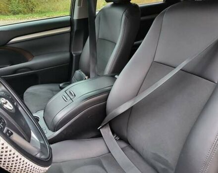 Черный Тойота Хайлендер, объемом двигателя 3.46 л и пробегом 269 тыс. км за 20000 $, фото 8 на Automoto.ua