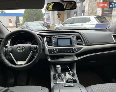 Чорний Тойота Хайлендер, об'ємом двигуна 2.67 л та пробігом 195 тис. км за 16999 $, фото 24 на Automoto.ua