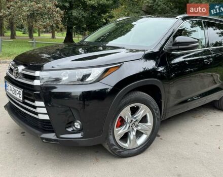 Черный Тойота Хайлендер, объемом двигателя 3.5 л и пробегом 180 тыс. км за 23500 $, фото 1 на Automoto.ua